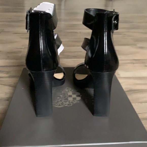 BRAND NEW Vince Camuto Heels - Picture 3 of 5